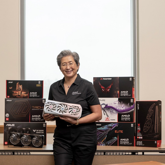 AMD & YESTON's bond deepens, with Dr. Lisa Su taking the initiative to take a photo with Sakura Atlantis.